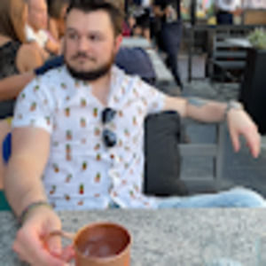 Meet your Posher, Logan